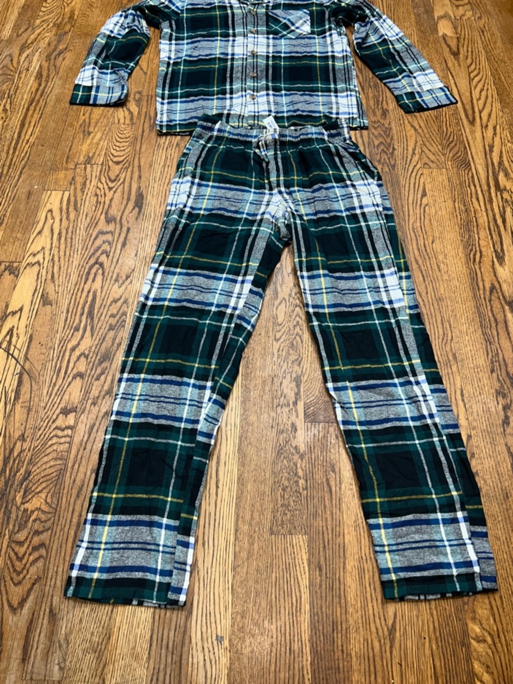 Old Navy Green and Blue Plaid Flannel Pajama Set for men or women - Picture 4 of 7